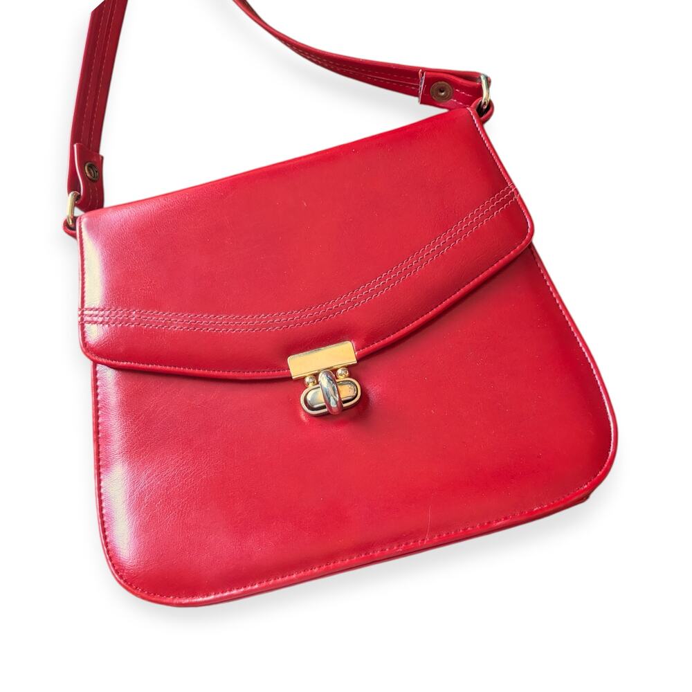 Vintage Shiny Red Purse ~ Faux Simulated Leather handbag brass latch